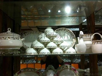 56頭陶瓷餐具 骨質(zhì)瓷餐具批發(fā)